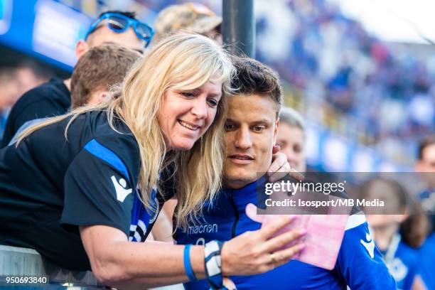 Bruges , Belgium / Club Brugge v Standard de Liege / Jelle VOSSEN poses with a fan"n"nFootball Jupiler Pro League 2017 - 2018 Play-Off 1 Matchday 5 /...