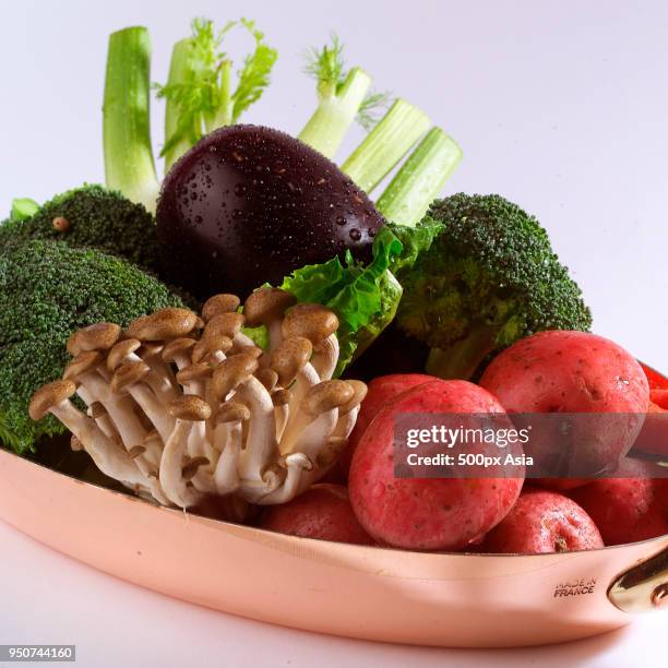 broccoli, shimeji mushrooms, red potatoes and celery isolated on white background - shimeji mushroom - fotografias e filmes do acervo