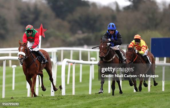 Punchestown Festival 2018 - Day One - Punchestown Racecourse Punchestown Festival 2018 - Day One - Punchestown Racecourse