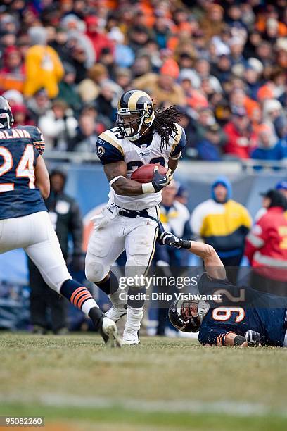 Steven Jackson of the St. Louis Rams rushes against the Chicago Bears at Soldier Field on December 6, 2009 in Chicago, Illinois. The Bears beat the...