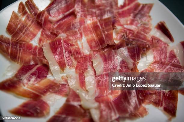 iberian ham (jamón ibérico) - jamón stockfoto's en -beelden