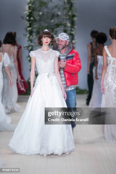 Moldes Walk at Samuel Cirnansck Runway at SPFW N45 Summer 2019 at Ibirapuera's Bienal Pavilion on April 23, 2018 in Sao Paulo, Brazil.