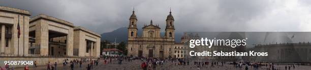 panorama on plaza bolivar, cathedral, capitolio nacional and palacio de justicia, bogota, colombia - bolivar square bogota stock-fotos und bilder