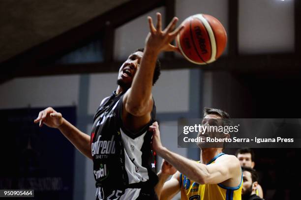 Kenny Lawson of Segafredo competes with Drake Diener of Vanoli during the LBA LegaBasket of Serie A match between Vanoli Cremona and Virtus Segafredo...