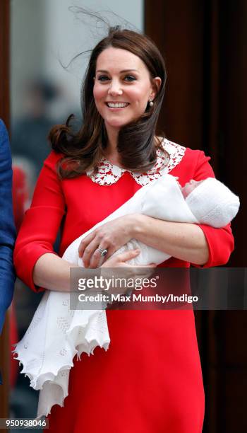 Catherine, Duchess of Cambridge departs the Lindo Wing of St Mary's Hospital with her newborn baby son on April 23, 2018 in London, England. The...