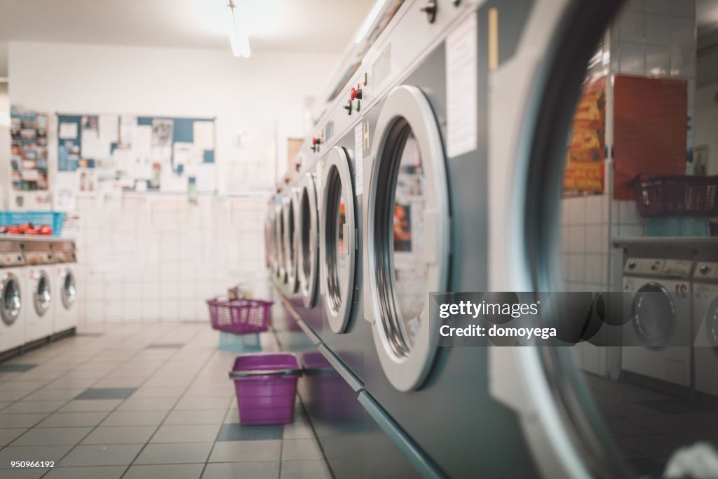 Laundry room with machines