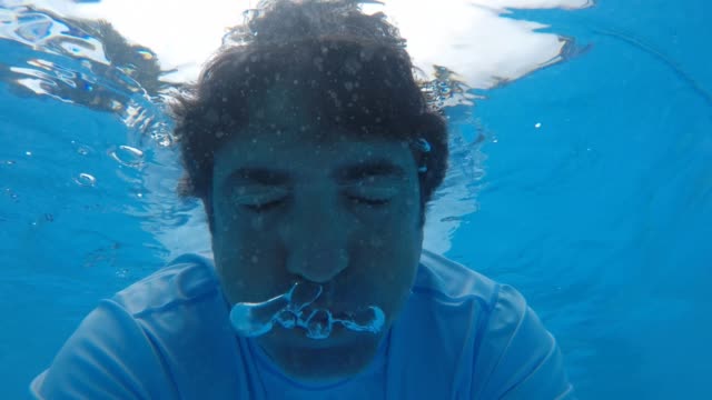 172 Underwater Man Face Videos and HD Footage - Getty Images