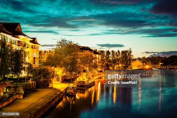 river thames at night in reading, berkshire - reading stock pictures, royalty-free photos & images