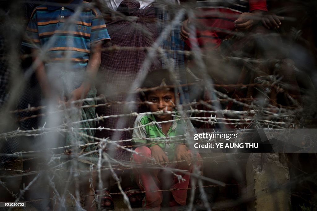 TOPSHOT-MYANMAR-BANGLADESH-REFUGEE-UNREST-ROHINGYA