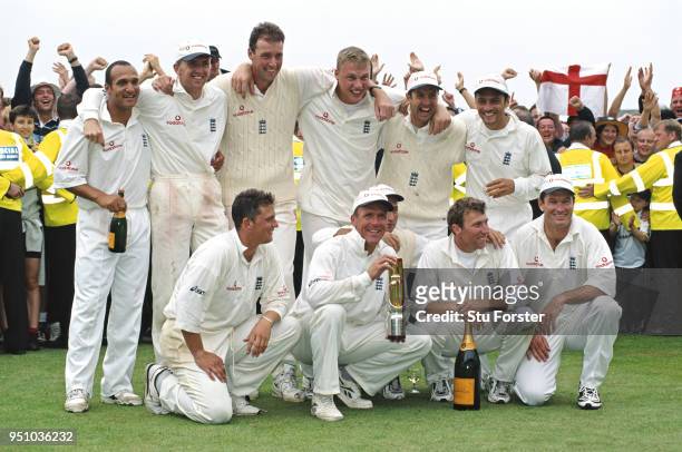 The England team celebrate after beating South Africa by 23 runs at Headingley to win the 5th Test and the series 2-1 on Aaugust 10, 1998 in Leeds,...