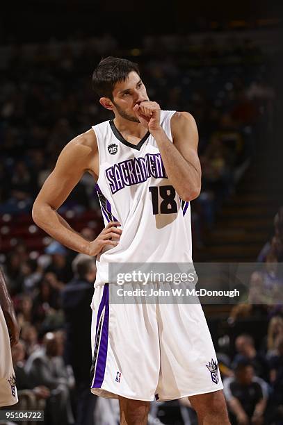 Sacramento Kings Omri Casspi during game vs Golden State Warriors. Sacramento, CA 11/8/2009 CREDIT: John W. McDonough