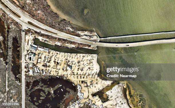 camping with yacht club in florida, usa - big pine key florida photos et images de collection