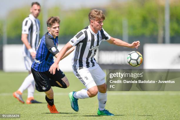 Alessandro Tripaldelli of Juventus in action during the Serie A Primavera match between Juventus U19 and FC Internazionale on April 21, 2018 in...