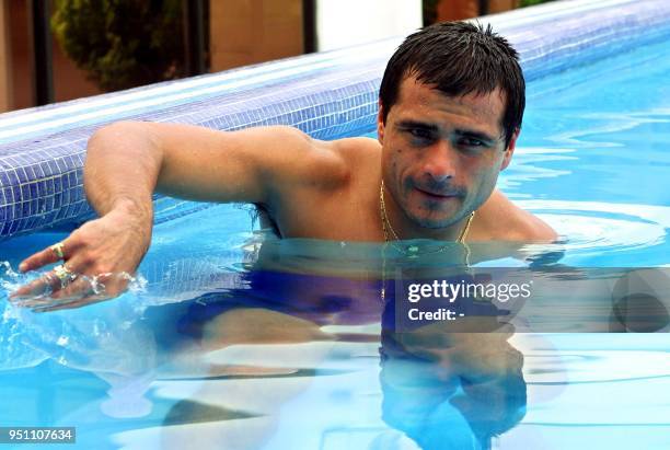 Soccer player Marcelo Delgado of Argentina's Boca Juniors exercises in the hotel pool 21 June 2001, in Mexico City. Delgado scored the goal in his...