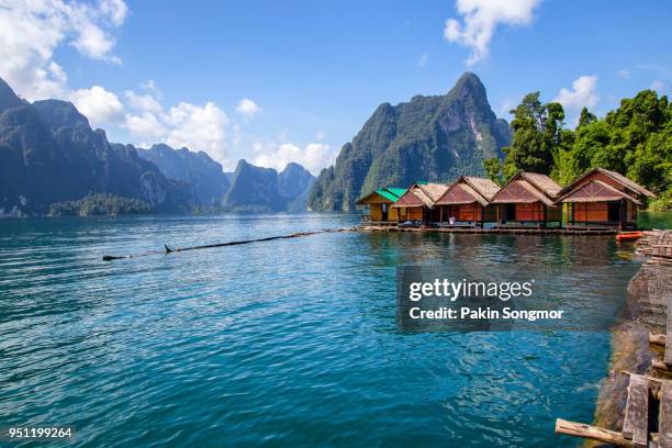 beautiful mountains lake river sky and natural attractions in ratchaprapha dam at khao sok national park - province de surat thani photos et images de collection