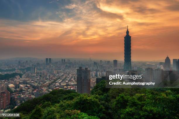 sunset of city taipei at dawn, taiwan - new taipei city stock pictures, royalty-free photos & images