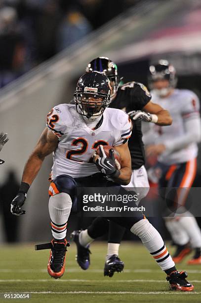Matt Forte of the Chicago Bears runs the ball during the game against the Baltimore Ravens at M&T Bank Stadium on December 20, 2009 in Baltimore,...