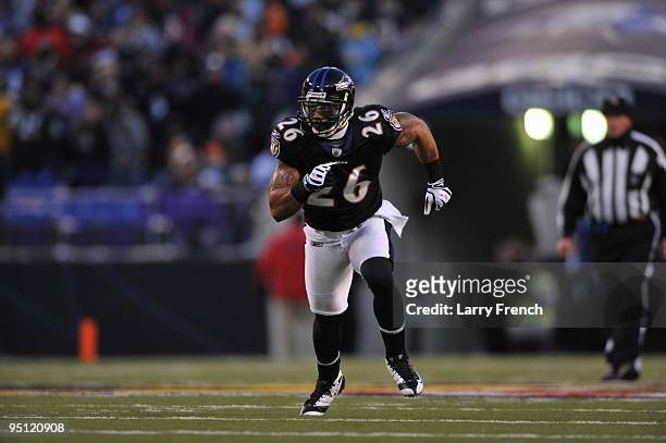 Dawan Landry of the Baltimore Ravens defends against the Chicago Bears at M&T Bank Stadium on December 20, 2009 in Baltimore, Maryland. The Ravens...