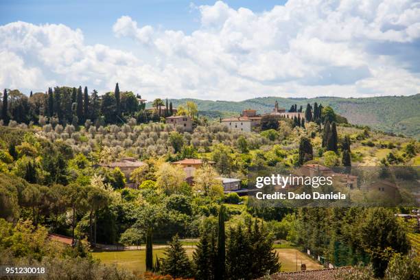 village of montalcino - volterra fotografías e imágenes de stock