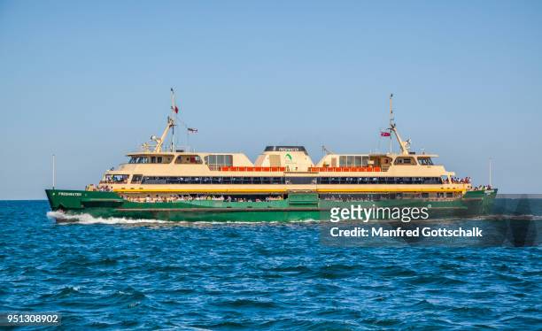 the manly ferry service mv freshwater ploughing sydney's north harbour enroute to manly - freshwater sydney stock pictures, royalty-free photos & images