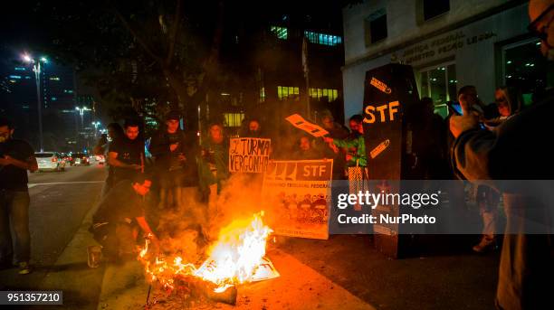 Protesters protest against STF on Avenida Paulista, in Sao Paulo, Brazil, on 25 April 2018. Federal Supreme Court that removed from federal judge...