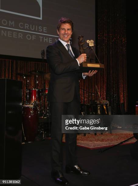 Actor and recipient of the "2018 Pioneer of the Year" award Tom Cruise poses during the 2018 Will Rogers Pioneer of the Year Dinner Honoring Tom...