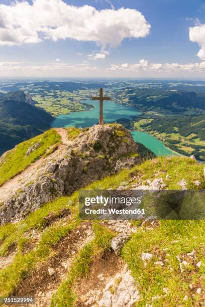 austria, salzkammergut, mountain schafberg, view from himmelspforte with summit cross - vocklabruck stock pictures, royalty-free photos & images