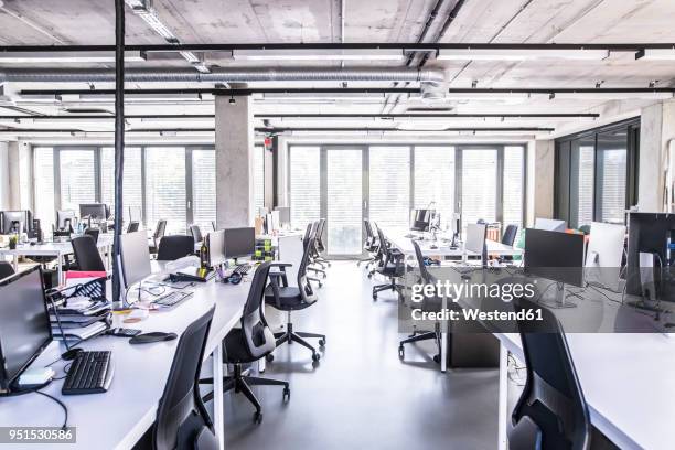 modern open-plan office - empty ストックフォトと画像
