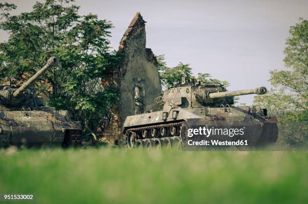 croatia, karlovac, war memorial, tanks - armored tank stock pictures, royalty-free photos & images