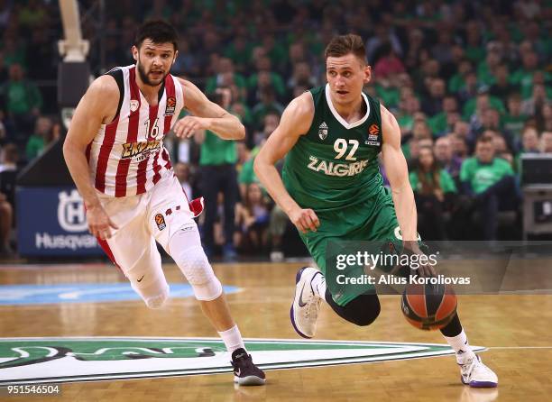 Edgaras Ulanovas, #92 of Zalgiris Kaunas competes with Kostas Papanikolaou, #16 of Olympiacos Piraeus in action during the Turkish Airlines...