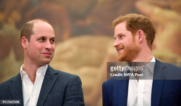 forråde kalv Afrika 173,424 Prince William Photos and Premium High Res Pictures - Getty Images