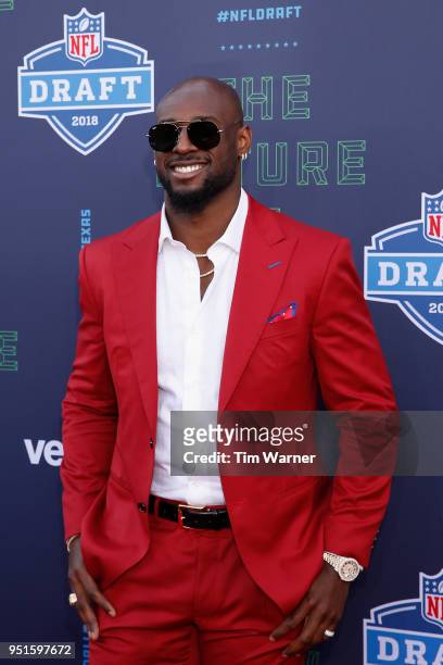 Rashaan Evans of Alabama poses on the red carpet prior to the start of the 2018 NFL Draft at AT&T Stadium on April 26, 2018 in Arlington, Texas.