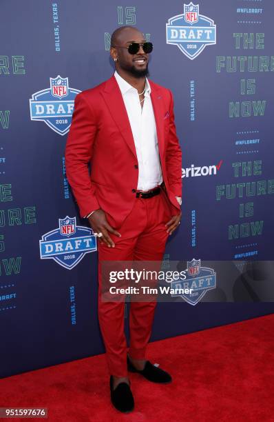 Rashaan Evans of Alabama poses on the red carpet prior to the start of the 2018 NFL Draft at AT&T Stadium on April 26, 2018 in Arlington, Texas.