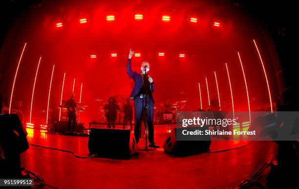 O2 Apollo Photos and Premium High Res Pictures - Getty Images