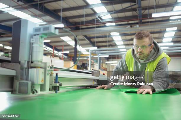 Vinyl Operatoring Machine 94 Vinyl Cutting Machine Stock Photos, High-Res Pictures, and Images ...