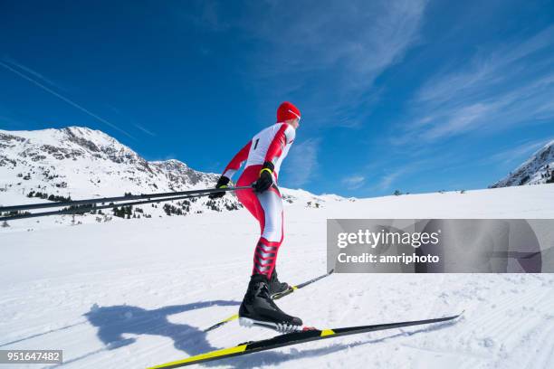 langläufer skatingland rennen outfit - nordische ski weltmeisterschaften stock-fotos und bilder