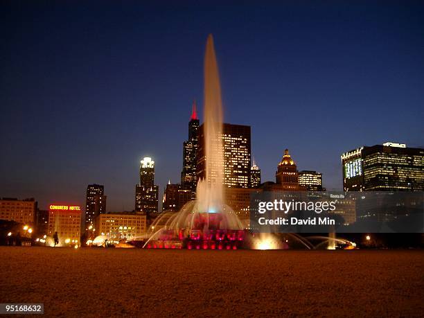 chicago - buckingham fountain - buckingham fountain stock pictures, royalty-free photos & images