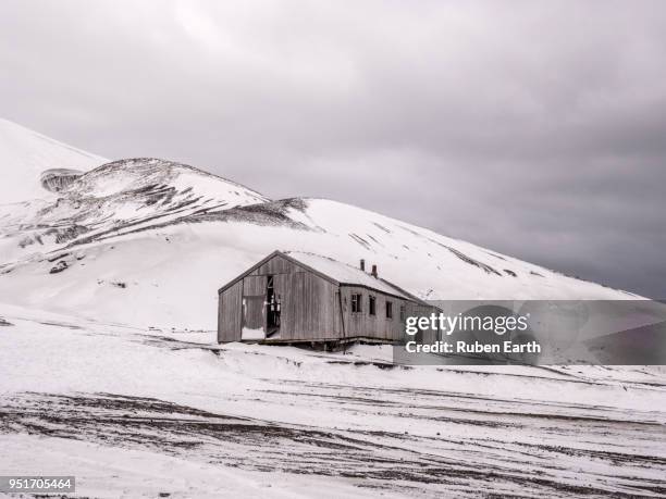 abandoned whaling station in deception island - deception island foto e immagini stock
