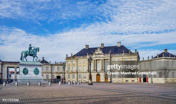 amalienborg palace square copenhagen - amalienborg palace stock pictures, royalty-free photos & images