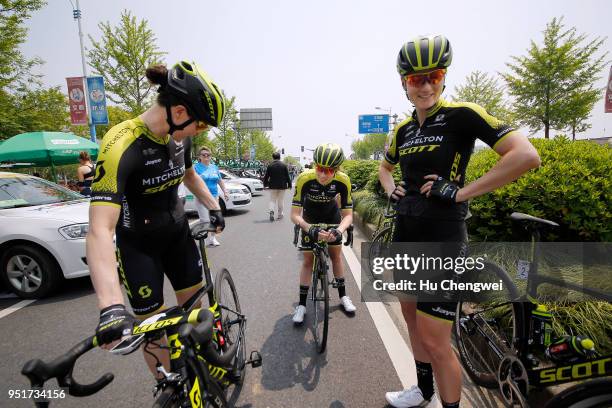 Start / Gracie Elvin of Australia and Team Mitchelton-Scott / Sarah Roy of Australia and Team Mitchelton-Scott / during the 12th Tour of Chongming...