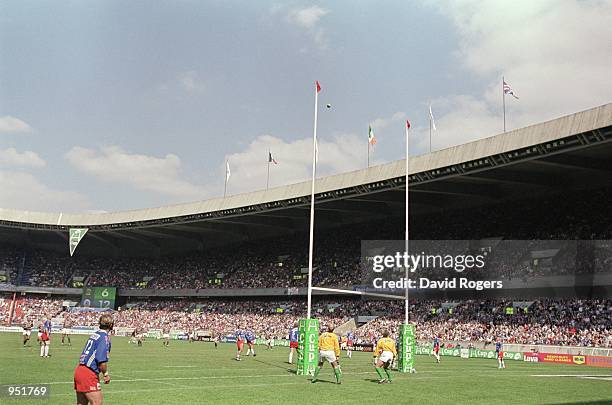General view during the Heineken Cup Final 2001 between Stade Francais and Leicester played at the Parc Des Princes, in Paris, France. Leicester won...
