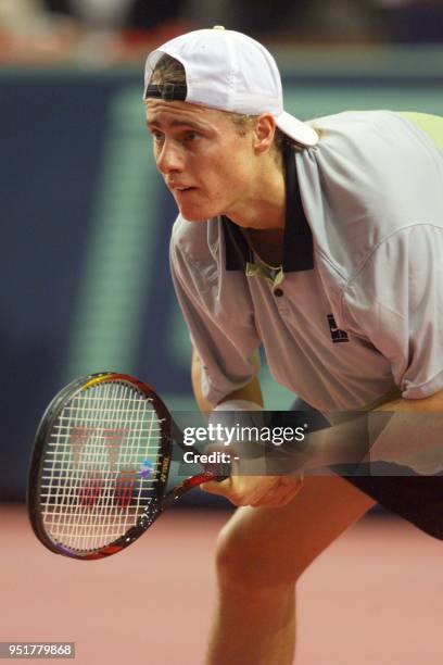 L'Australien Lleyton Hewitt attend le service du Francais Cedric Pioline le 04 novembre 1999 au Palais Omnisports de Paris-Bercy, en huitième de...