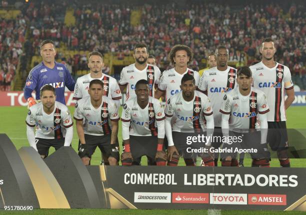 Players of Flamengo pose prior a match between Independiente Santa Fe and Flamengo as part of Copa CONMEBOL Libertadores 2018 on April 25, 2018 in...