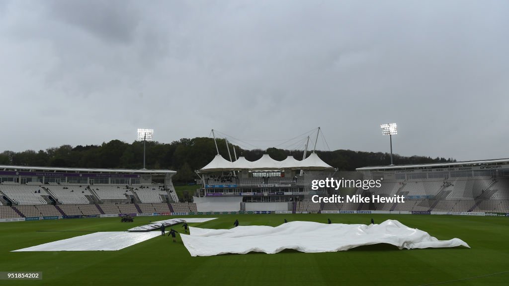 Hampshire v Essex - Specsavers County Championship: Division One