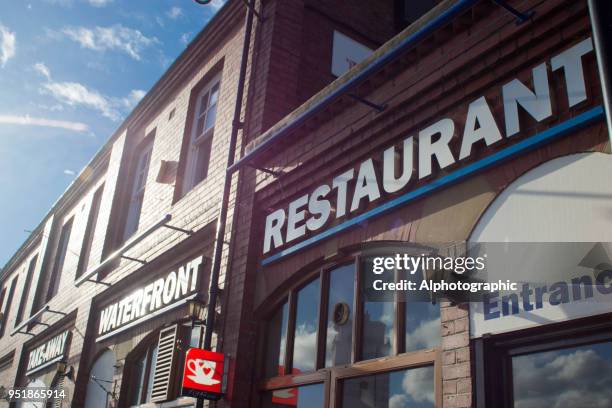 restaurante de pescado de escudos del norte - north shields fotografías e imágenes de stock