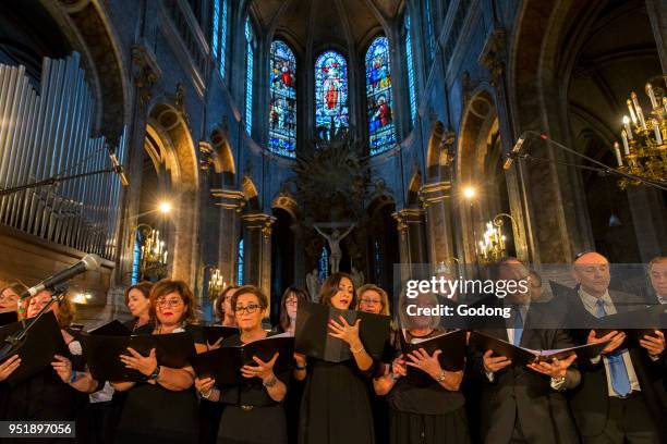 Nuit Sacree en l'eglise Saint-Merry. Chorale juive.