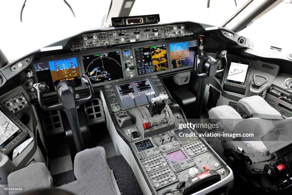 Cockpit of a Boeing 787 prototype in the static-display at the Farnborough Airshow 2010