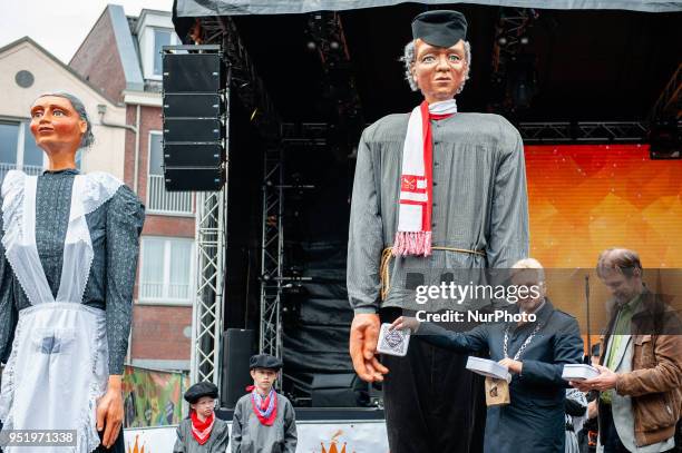 April 27th, Boxtel. Every King's Day the giant &quot;Jas de Keistamper&quot; and his girlfriend the giantess &quot;Hanne mi de moor&quot; appear at...