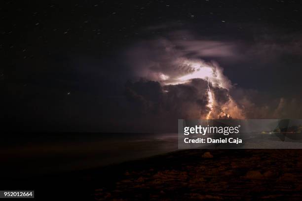 gewitter über tulum mexico - gewitter stock pictures, royalty-free photos & images