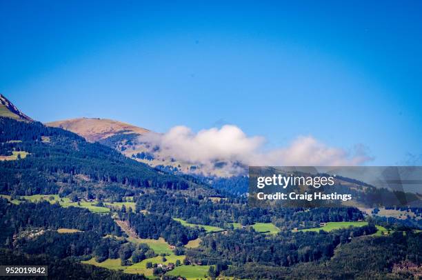 liechtenstien countryside mountains - vaduz castle stock-fotos und bilder